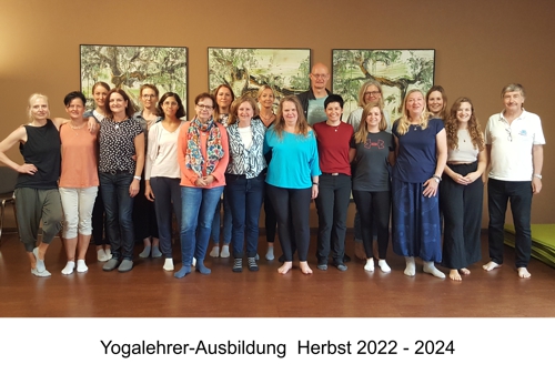 Gruppenbild_Yogalehrer-Ausbildung-Herbst-2022-24_500.jpg Gruppenbild_Yogalehrer-Ausbildung-Herbst-2022-24_500.jpg